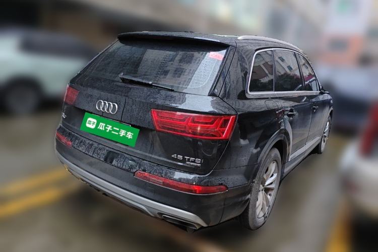 Used Audi Q7 2018 45 TFSI Technology Edition Rear Right 45 Deg