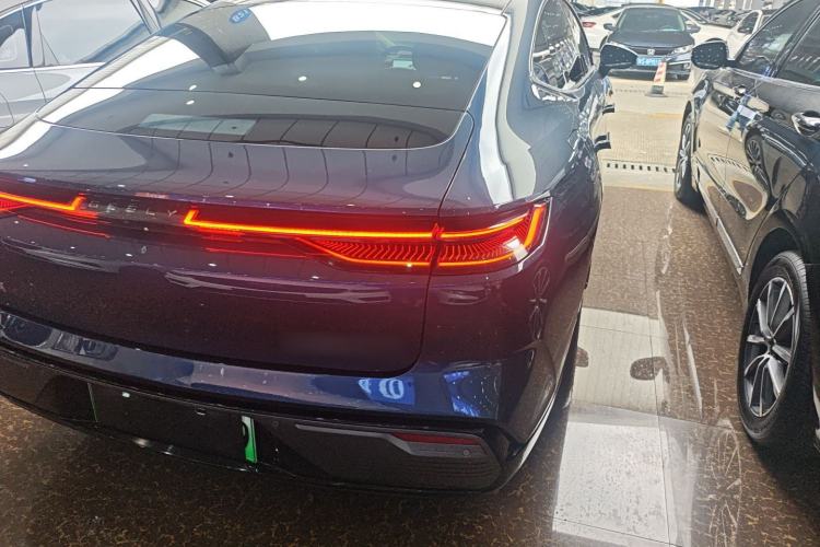 Used Geely Galaxy 8 2025 130km EM-P Starship Edition Exterior 3