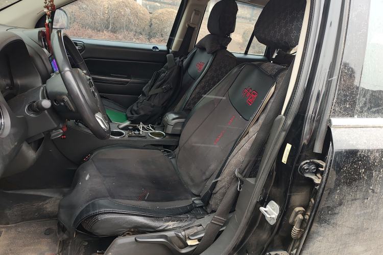 Used Jeep Compass 2013 2.0L two-wheel drive sport version
