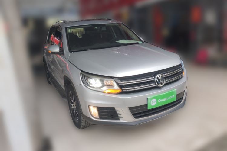 Used Volkswagen Tiguan 2013 2.0 TSI Automatic All-Wheel Drive Luxury Edition Front Right 45 Deg