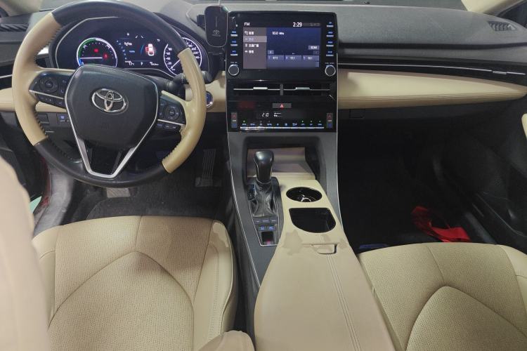 Used Toyota Avalon 2019 Dual-Engine 2.5L Luxury Edition China VI Standard Center Console