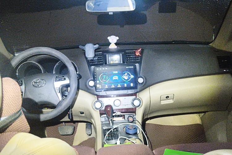 Used Toyota Highlander 2012 2.7L 2WD 5-Seater Elite Edition Center Console