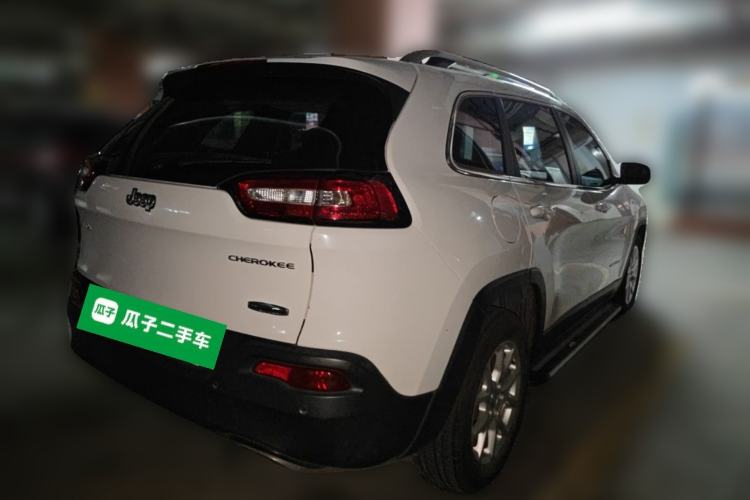 Used Jeep Cherokee 2016 2.4L Leading Edition
