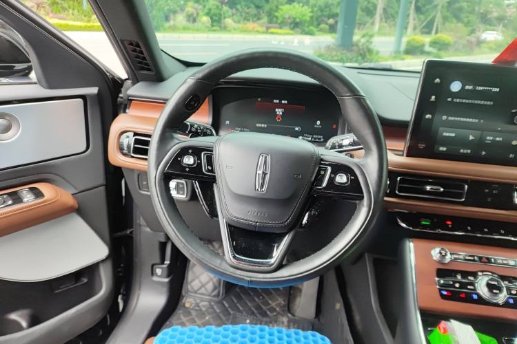 Used Lincoln Aviator 2020 3.0T V6 All-Wheel Drive Executive Version Steering Wheel