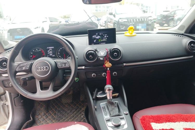 Used Audi A3 2020 Limousine 35 TFSI Ambition China VI Center Console