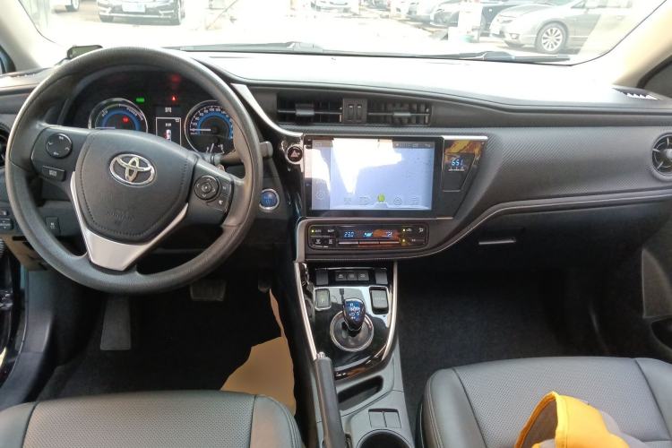 Used Toyota Levin 2017 Revised Dual-Engine 1.8H GS E-CVT Elite Sunroof Version China V Standard Center Console