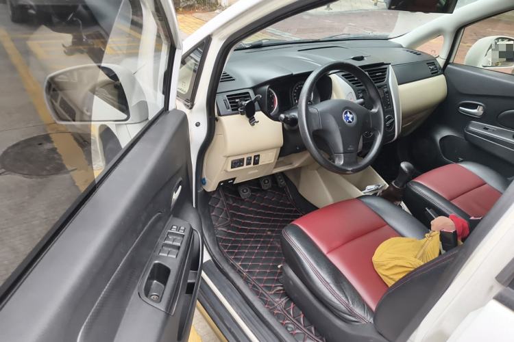 Used Venucia R50 2013 1.6L Manual Fashion Edition