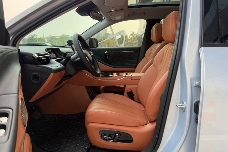 Used AION V 2024 Aion Tyrannosaurus 650 Smart Premium Edition
