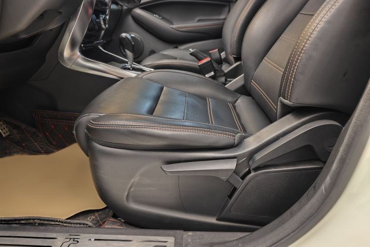 Used BYD Yuan 2016 1.5L Automatic Haoya Model Interior 3