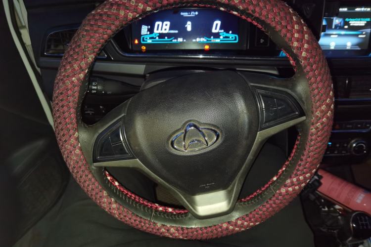 Used CHANGAN KAICHENG Oushang A600 2016 1.5L Manual Fashion 7-Seater Steering Wheel