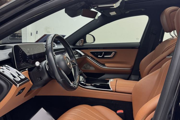 Used Mercedes-Benz S-Class 2021 Restyled S 400 L Luxury Edition Interior 3