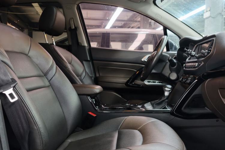 Used GAC Trumpchi GS4 2017 235T Automatic Two-Wheel Drive Luxury Smart Connectivity Version Interior 5