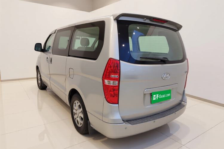 Used Hyundai H-1 Starex 2011 2.4L Luxury Edition Exterior 3