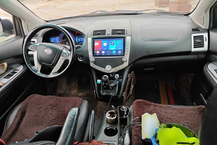 Used BYD S6 2014 2.0L Manual Luxury 5-Seater
