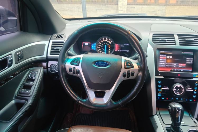 Used Ford Explorer 2013 3.5L Deluxe Model Steering Wheel