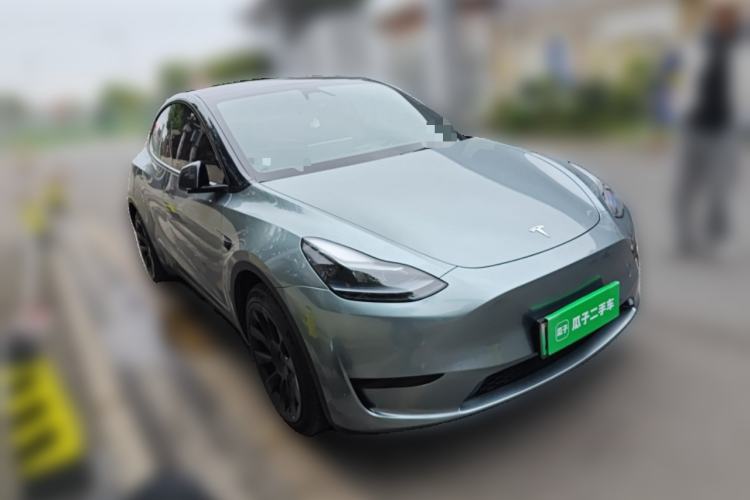 Used Tesla Model Y 2024 Rear-Wheel-Drive Version Front Right 45 Deg