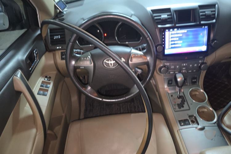 Used Toyota Highlander 2009 3.5L 4x4 7-Seater Luxury Edition Steering Wheel