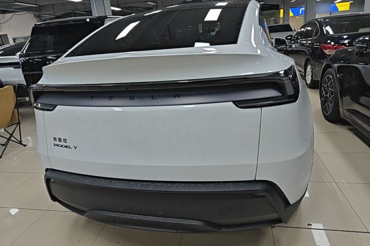 Used Tesla Model Y 2026 Rear-Drive Model