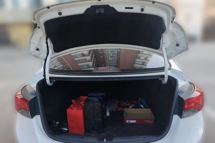 Used Hyundai Elantra (5th Generation / Langdong) 2016 1.6L Automatic Smart Version
