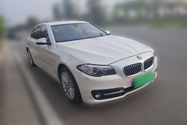 Used BMW 5 Series 2014 528Li Leading Model Front Right 45 Deg