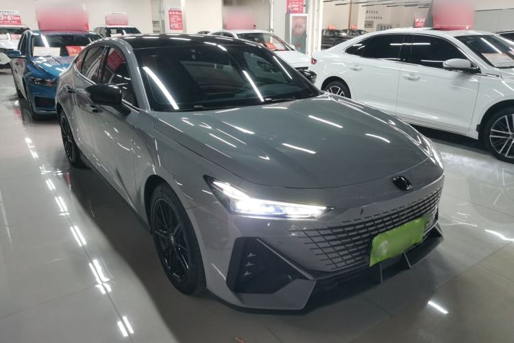 Used CHANGAN UNI-V 2022 1.5T Prestige Version
