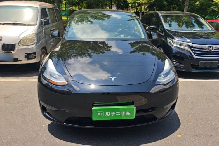 Used Tesla Model Y 2022 Long-Range All-Wheel-Drive Version
