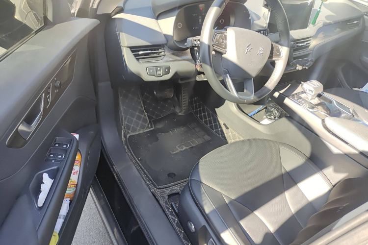 Used Hongqi E-QM5 2022 431 km Charge & Enjoy Edition Driver Seat