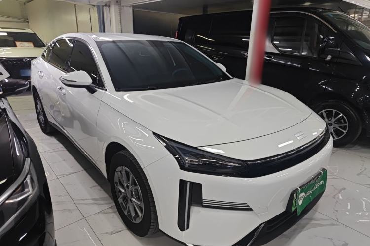 Used Geely Galaxy L6 2025 EM-i 60km Launch Edition Front Right 45 Deg