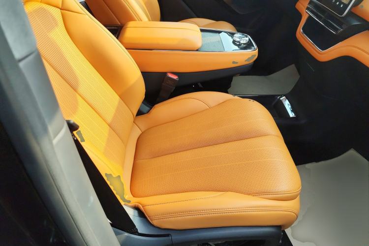 Used Geely Galaxy LEVC L380 2024 140-Degree 6-Seater All-Wheel-Drive Ultra