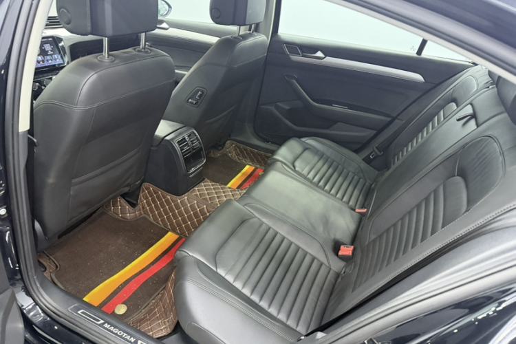 Used Volkswagen Magotan 2017 330TSI DSG Leading Model Interior 3