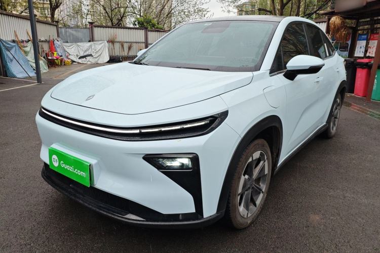 Used Livan 7 2023 450 km – Chasing Clouds