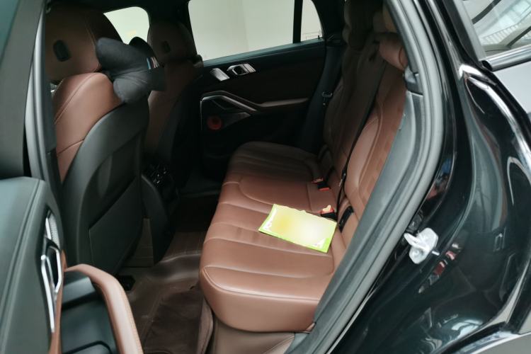 Used BMW X6 2022 Second Facelift xDrive40i M Sport Package Left Rear Seat