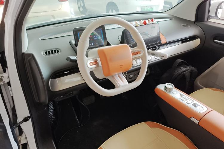 Used CHANGAN NEVO Lumin 2025 301km Honey Dew Edition Center Console