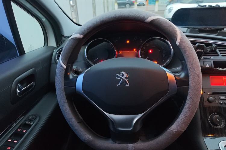 Used Peugeot 3008 2015 2.0L Automatic Classic Edition