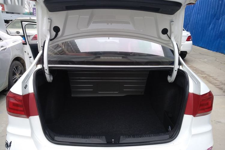 Used Volkswagen Santana 2018 1.5L Automatic Fashion Edition Trunk