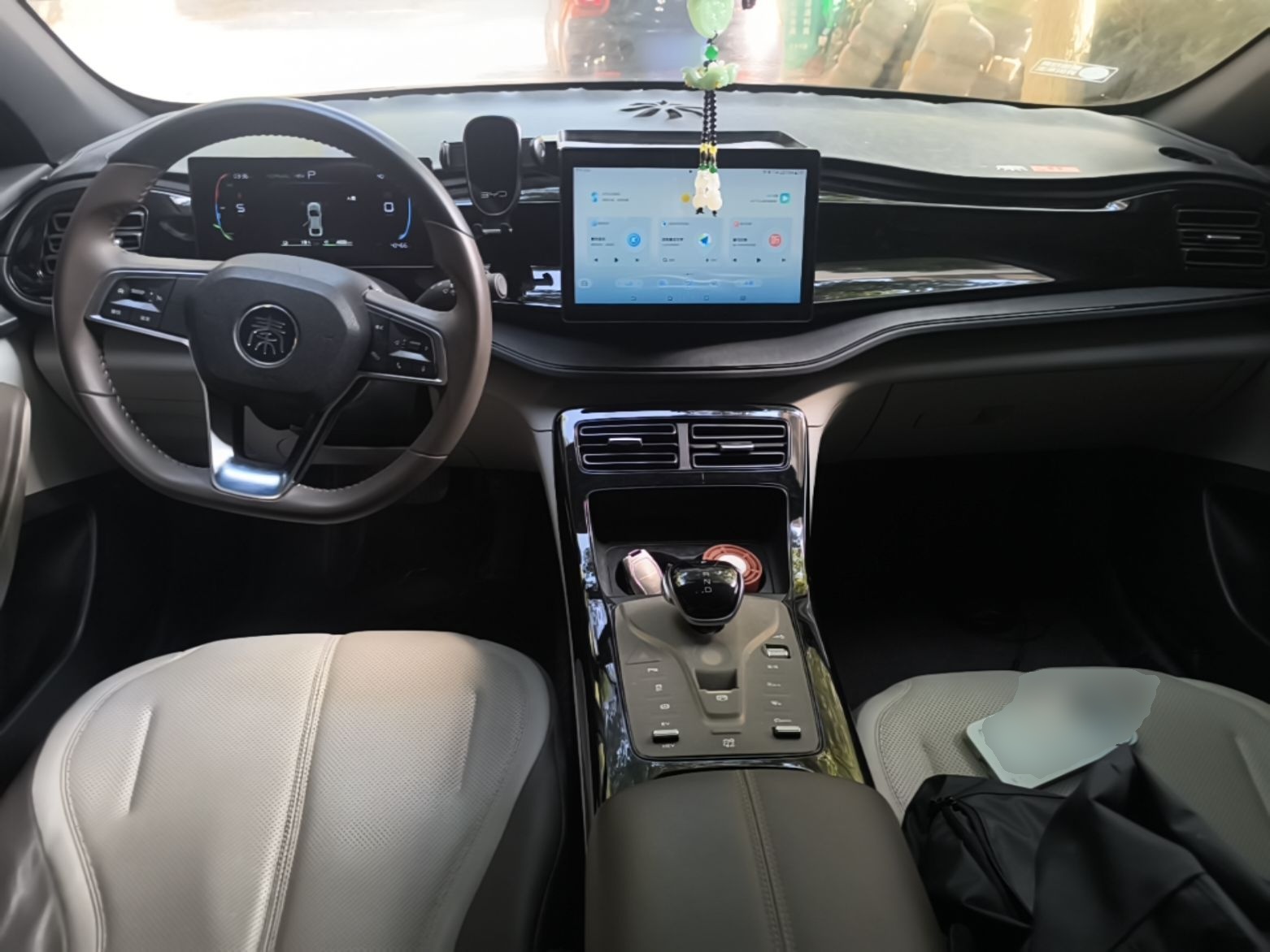 BYD Qin PLUS 2024 HONOR Edition DM-i 55KM Leading Model — снимка 12