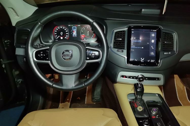 Used Volvo XC90  Steering Wheel