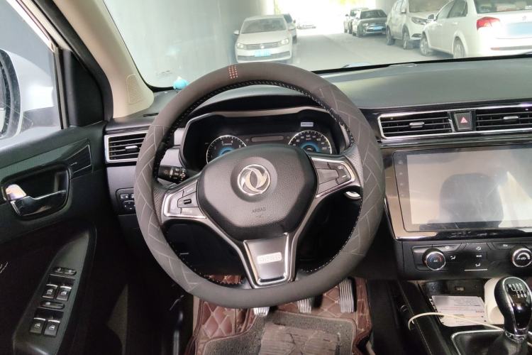 Used Dongfeng Fengon 580 2016 1.5T Manual Luxury Edition Steering Wheel