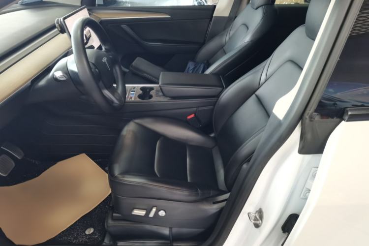 Used Tesla Model Y 2022 Long-Range All-Wheel-Drive Version