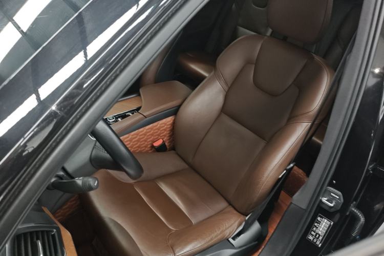 Used Volvo XC90 2021 B5 SmartDrive Luxury Edition 5-seater Left Front Seat