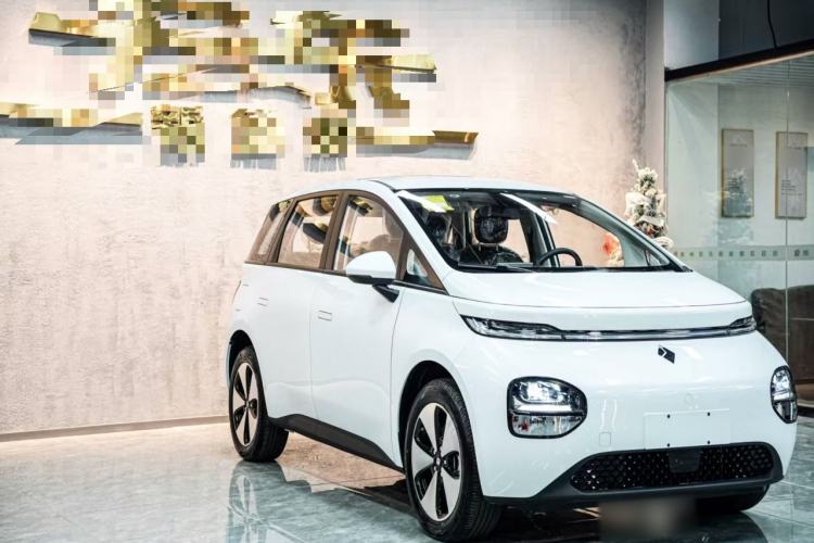 Used Baojun Cloud 2023 460 Plus Operational Exclusive Edition Front Right 45 Deg