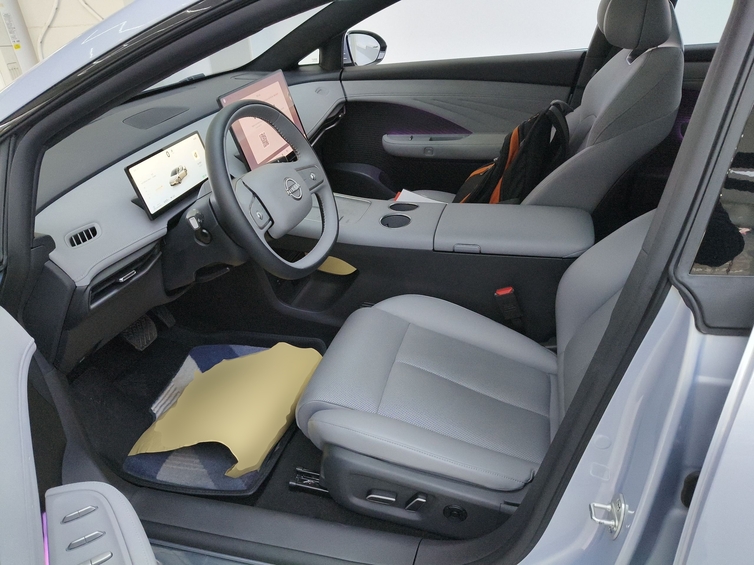 Переднее сиденье в автомобиле