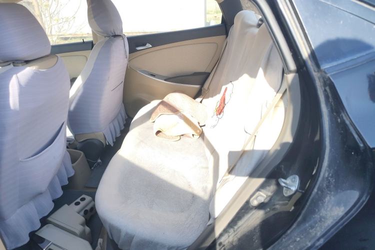 Used Hyundai Verna (older generation) 2010 Sedan 1.4L Manual Comfort GS