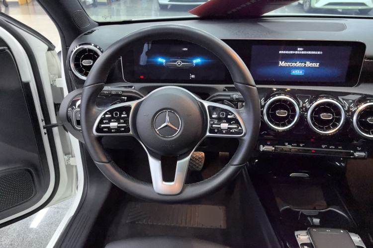 Used Mercedes-Benz A-Class 2019 A 200 Dynamic Edition Steering Wheel