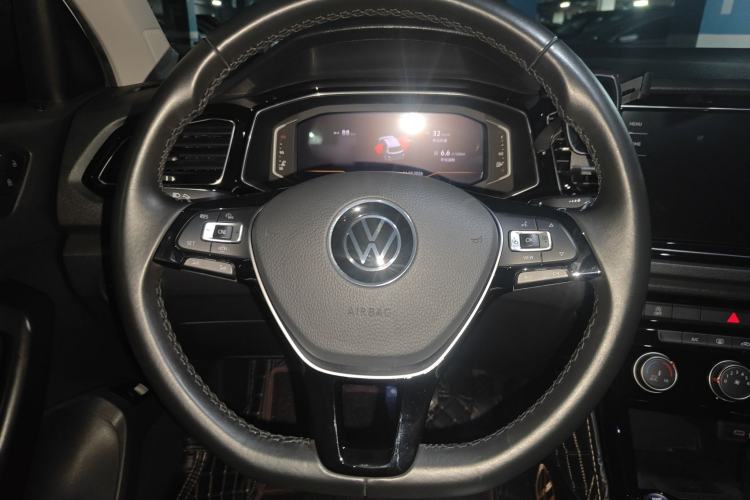 Used Volkswagen T-ROC 2021 280TSI DSG Two-Wheel Drive Comfort Connect Edition