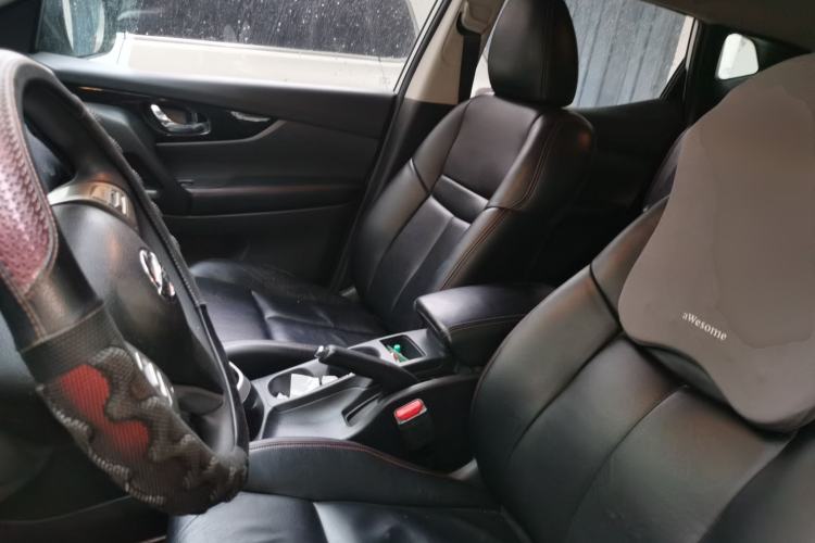 Used Nissan Qashqai 2016 2.0L CVT Elite Edition Left Front Seat