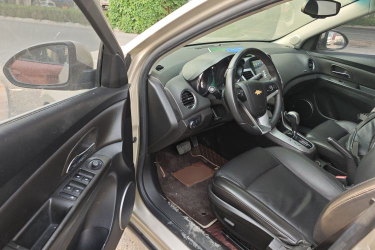 Used Chevrolet Cruze 2013 1.8L SX AT Driver Seat