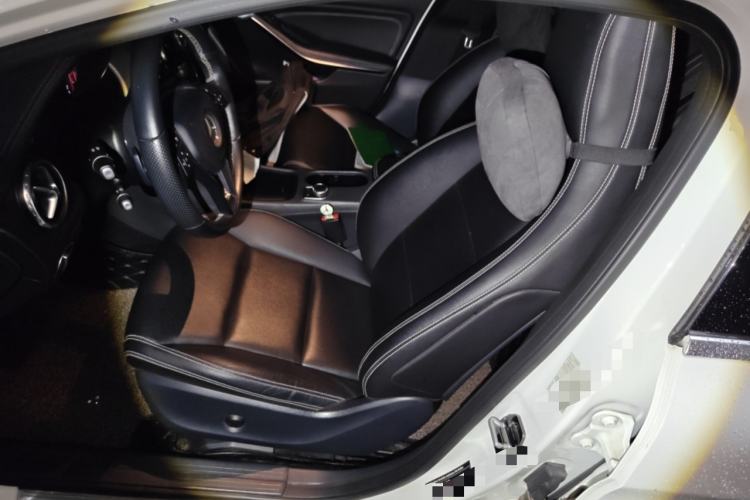 Used Mercedes-Benz GLA 2015 GLA 200 Fashion Model Left Front Seat