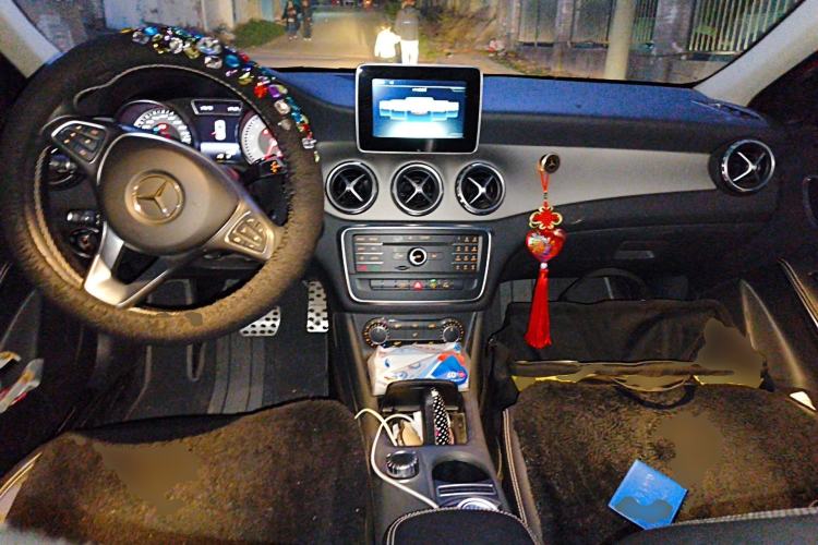 Used Mercedes-Benz GLA 2016 GLA 200 Sport Edition Center Console