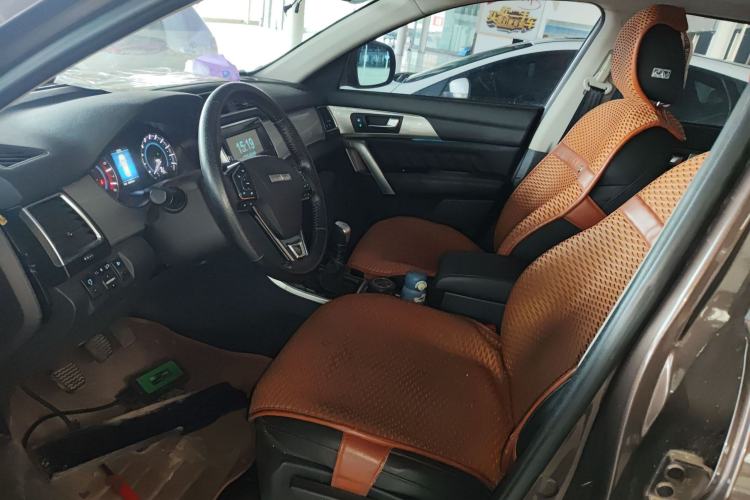 Used Haval H2 2016 Red-Label 1.5T Manual Two-Wheel Drive Luxury Model